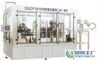 DGCF系列等压灌装冲瓶封口三合一体机 张家港引领饮料包装新效率